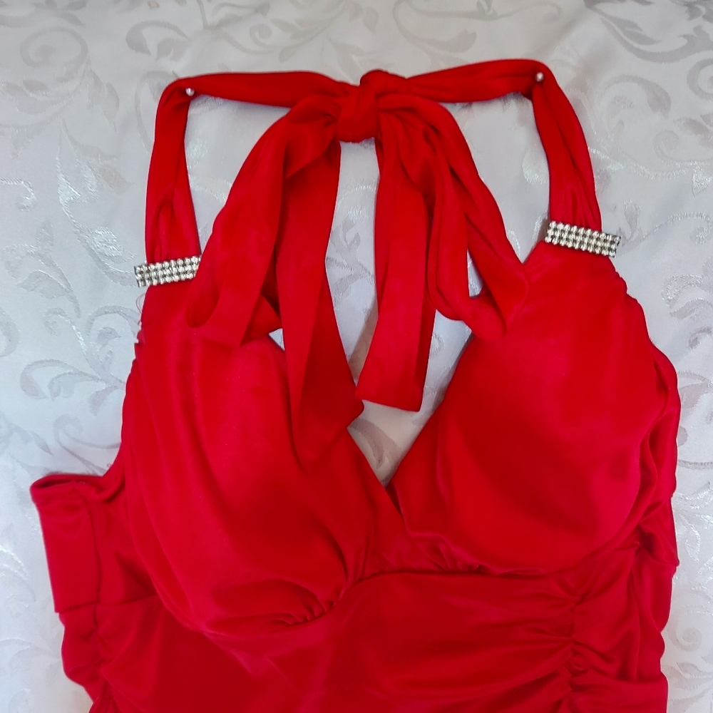 Very sexy silk/satin-feel cocktail dress